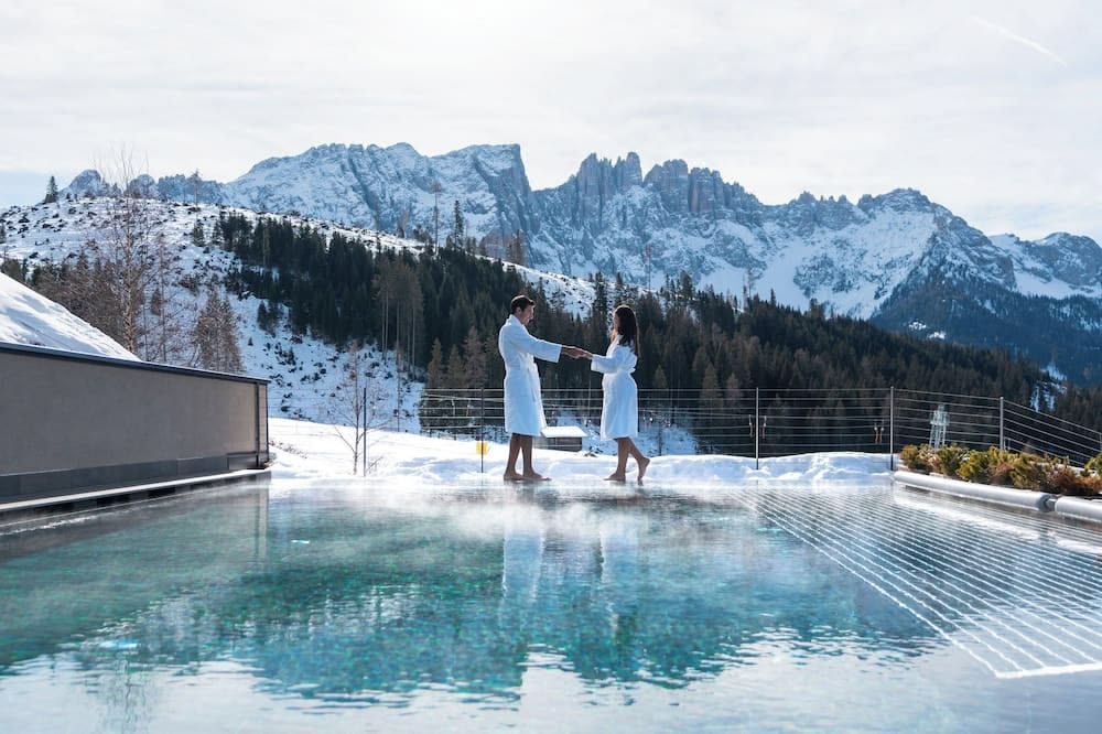 piscina inverno dolomiti
